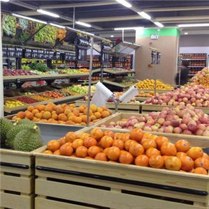 大润华生活超市水果区