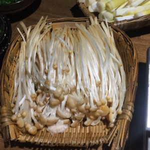 重庆南山一棵树火锅金针菇