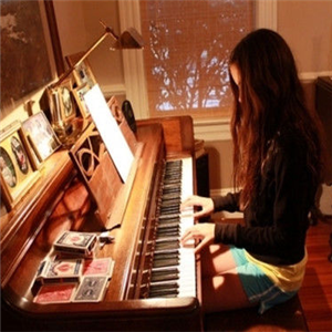 Angelina钢琴上课