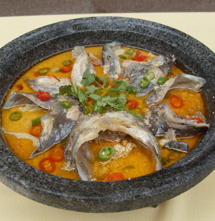 九龙湖石锅鱼美味