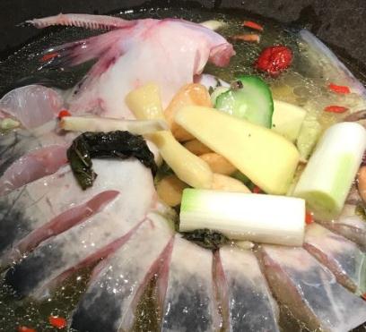 鲜境蒸汽石锅鱼好吃