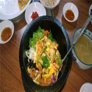 首尔小镇韩式石锅拌饭鲜美