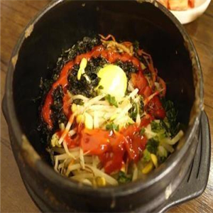 首尔小镇韩式石锅拌饭美味