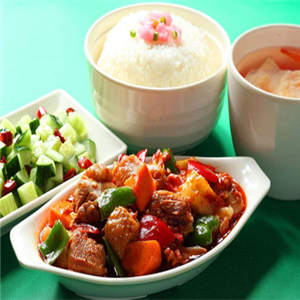 筷和勺中式快餐米饭