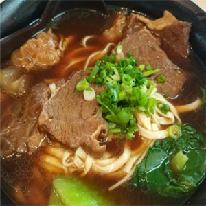 Xianggufang Beef Noodles with Scallion