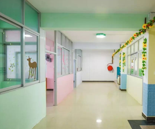 童馨幼儿园走廊