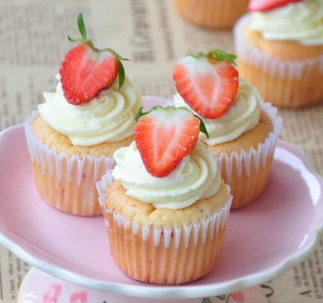 安提蛋糕草莓