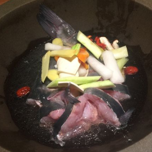 洞鼎山石锅鱼很美味