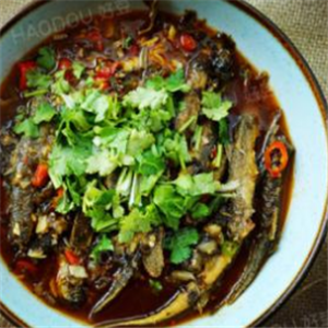 石锅粑泥鳅美味