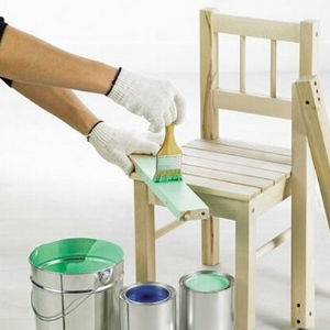 刺桐涂料刷椅子