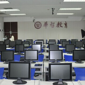 华智时代教育电脑室