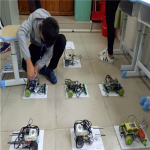 中山机器人教育自主操作
