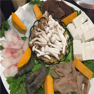 上本涮涮锅菌菇菜品