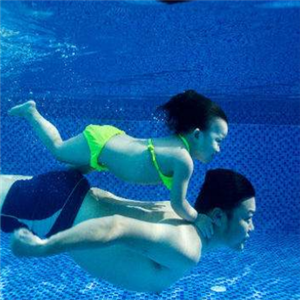 沐奇教育潜泳