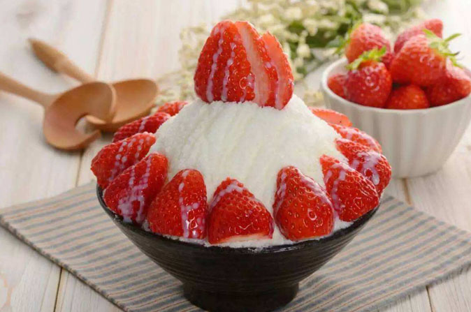 雪恋雪花冰草莓