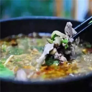 清汤牛杂四季火锅美味