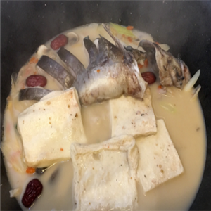 巴人寨蒸汽石锅鱼豆腐