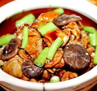 百味思黄焖鸡米饭香菇