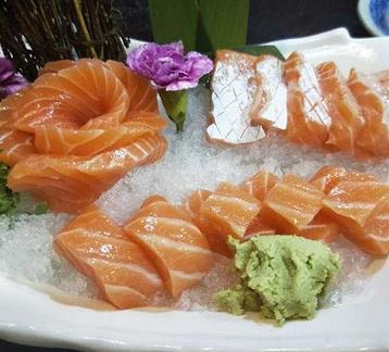 和心庭日本料理三文鱼