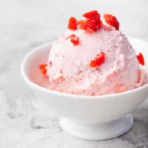 疯狂的草莓冰淇淋甜品
