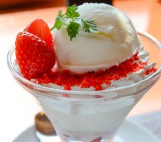 BAIYO酸奶冰淇淋草莓