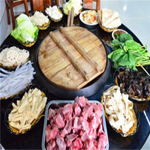 灶台锅菜品