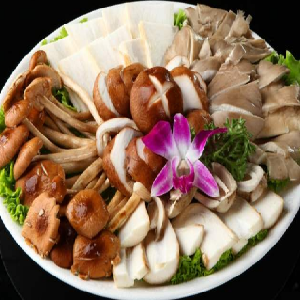 蜀道老火锅菌菇菜品
