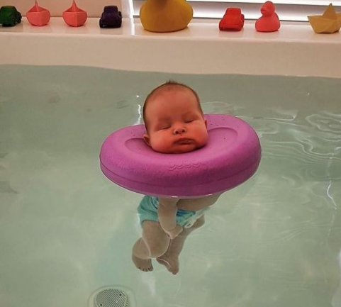 KRbaby婴儿SPA馆洗澡