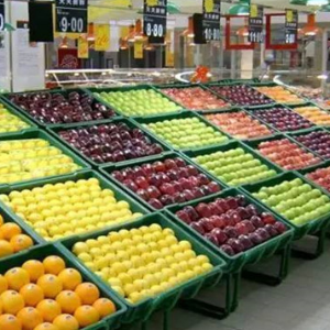 优选生活超市水果区