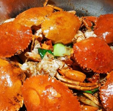 蟹虾浓肉蟹煲很香