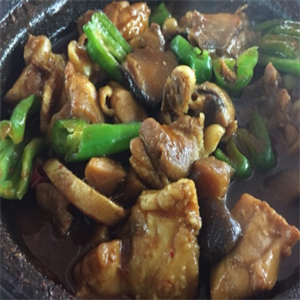 米乐黄焖鸡米饭青椒