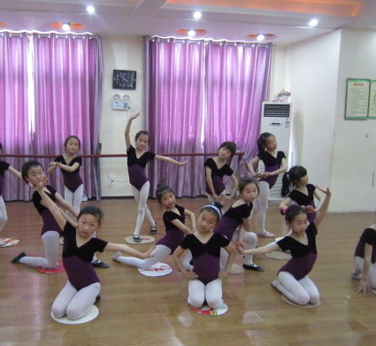 舞蹈培训机构教室