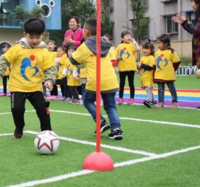 婴幼儿教育足球