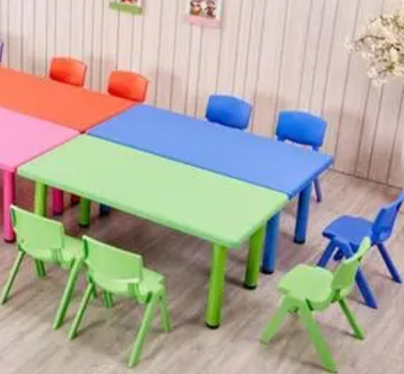 幼儿园特色教育桌子