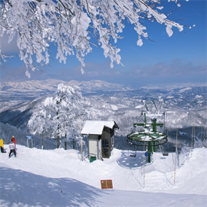  长白山天池雪滑雪场