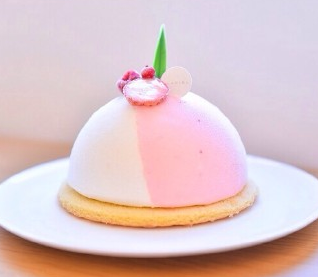 冰淇淋蛋糕粉色