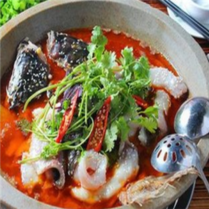 陈记石锅鱼美味