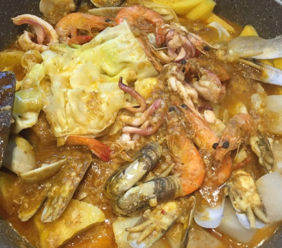 海鲜焖锅蔬菜