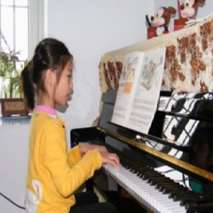 艺之飞扬钢琴课程