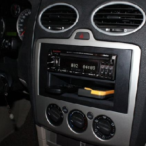 歌乐汽车音响CD音响系统