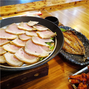 韩国三只熊午餐肉