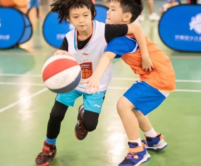 飞鹤青少年篮球俱乐部