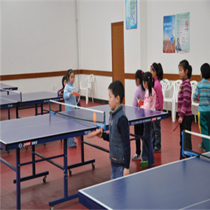 小健将乒乓球培训俱乐部练习