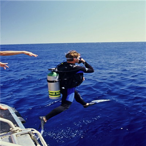 PADI国际潜水培训