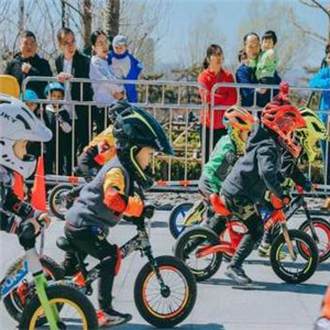 G地公园儿童跑酷BMX平衡车-拼搏