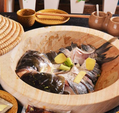 哈尼石锅鱼