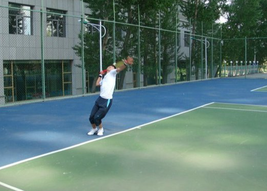 wilson青少年国际网球训练营发球