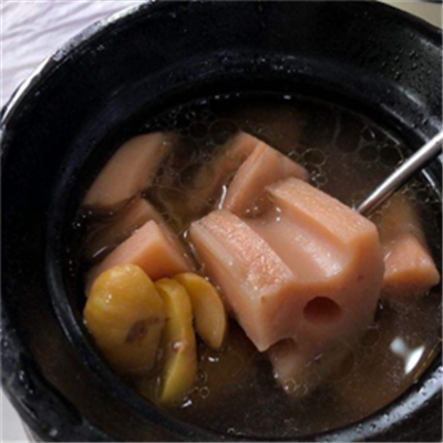 华仔瓦罐煨汤藕段