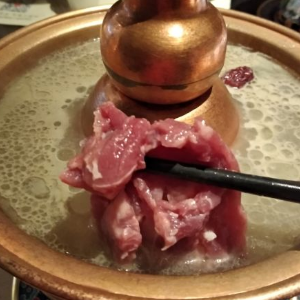 劉老表铜锅涮肉肉质鲜嫩