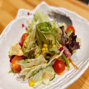 鳗寿司日本料理蔬菜沙拉